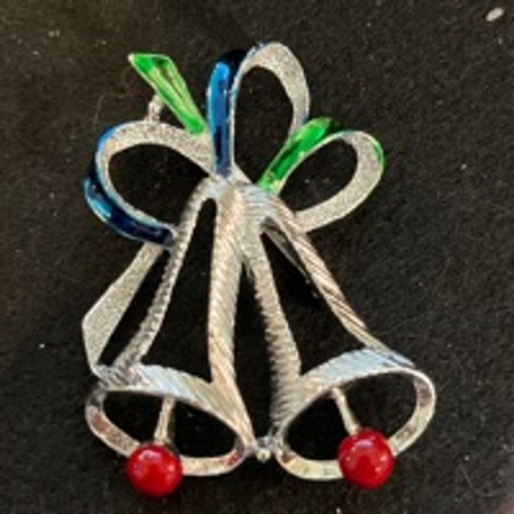 Gerry’s Jewelry - Gerry’s Silver Bells Christmas Brooch Pin Red